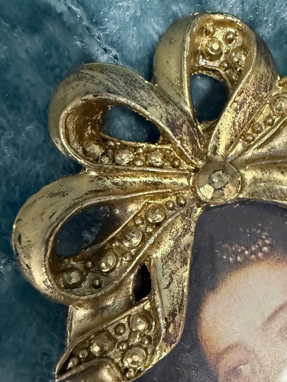 Gold Bow Oval Decorative Photo Frame - Home Accents